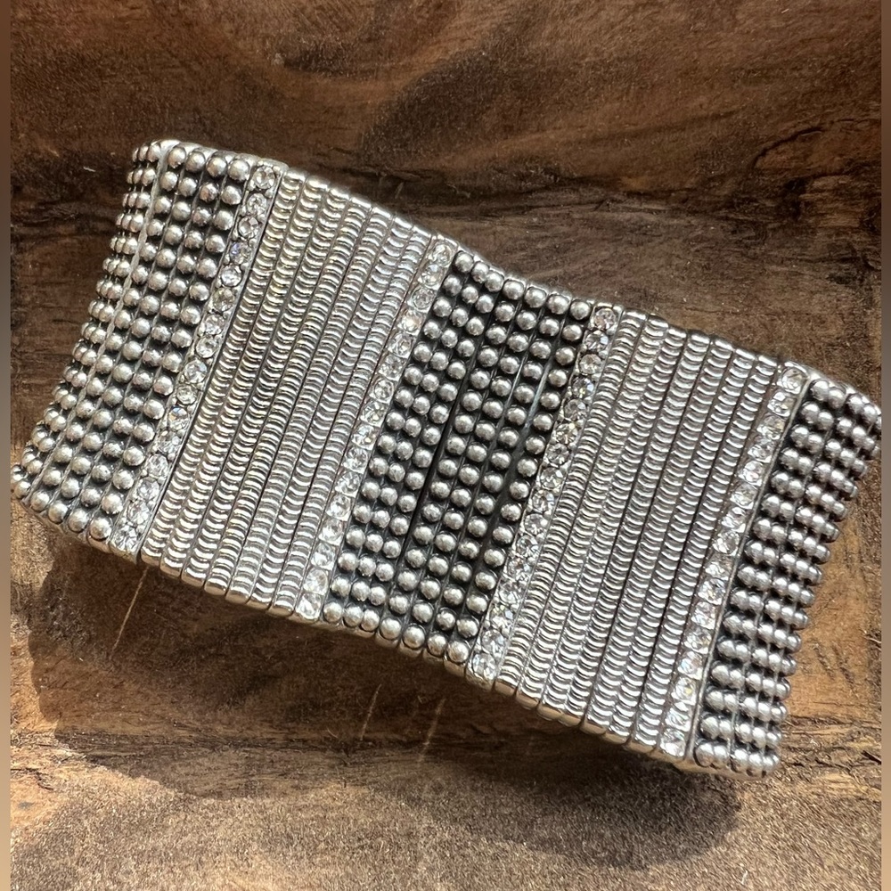 Gorgeous vintage Silver Toned Bracelet
